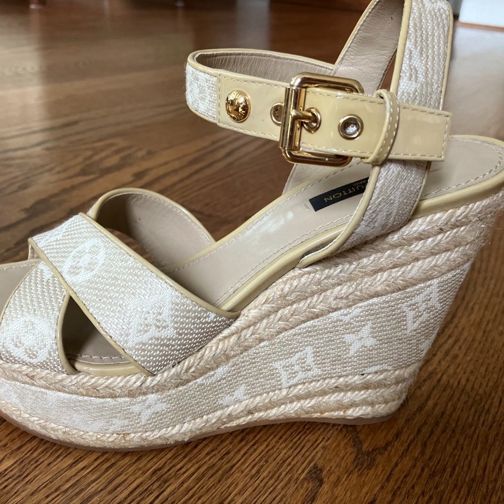 LOUIS VUITTON Canvas Monogram Nil Espadrille Wedge Sandals 38.5 Beige - Picture 2 of 9